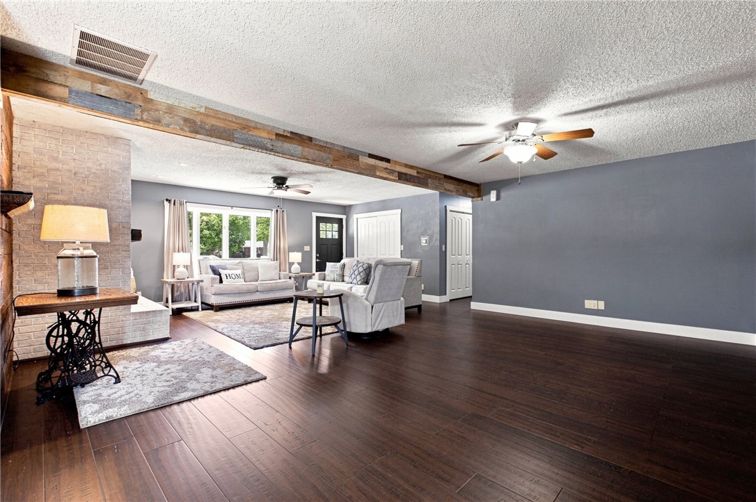 2106 Stoner Drive Property Photo 6