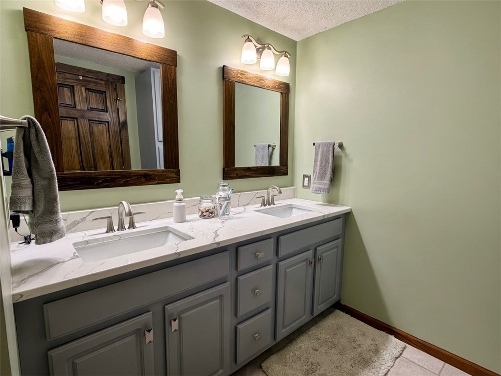 12180 E 900 Avenue Property Photo 20