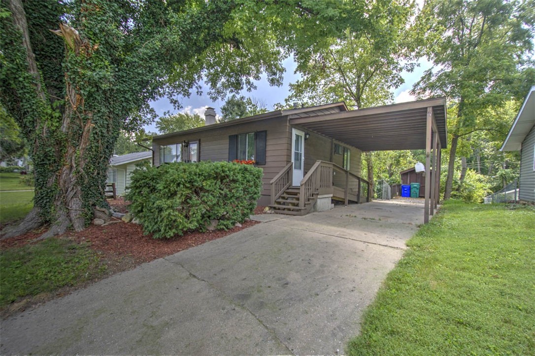 98 Phillips Drive Property Photo 2