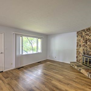 98 Phillips Drive Property Photo 3