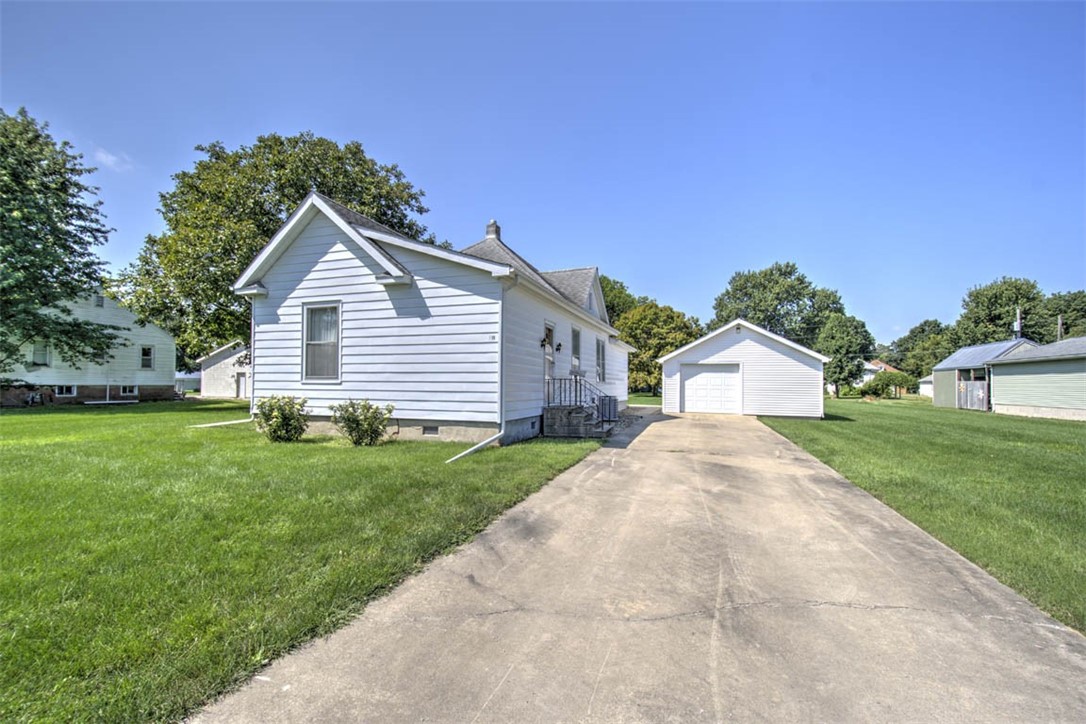 211 S Locust Street Property Photo 7