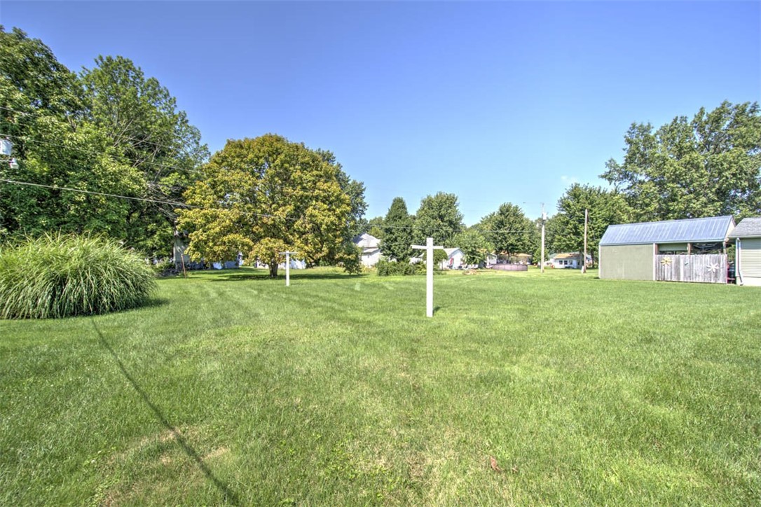 211 S Locust Street Property Photo 33