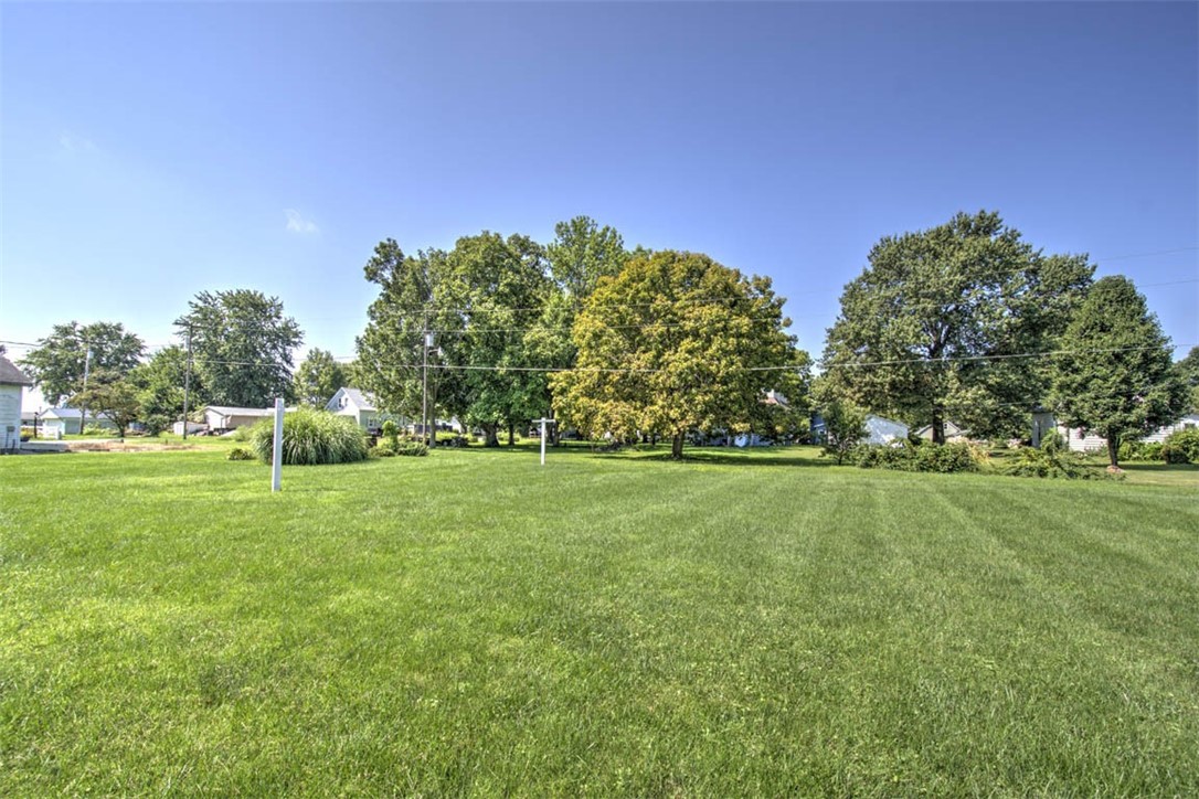 211 S Locust Street Property Photo 34