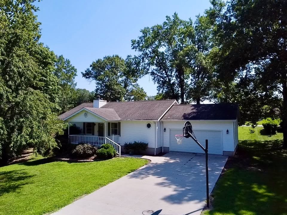16106 Lynn Drive Property Photo 1