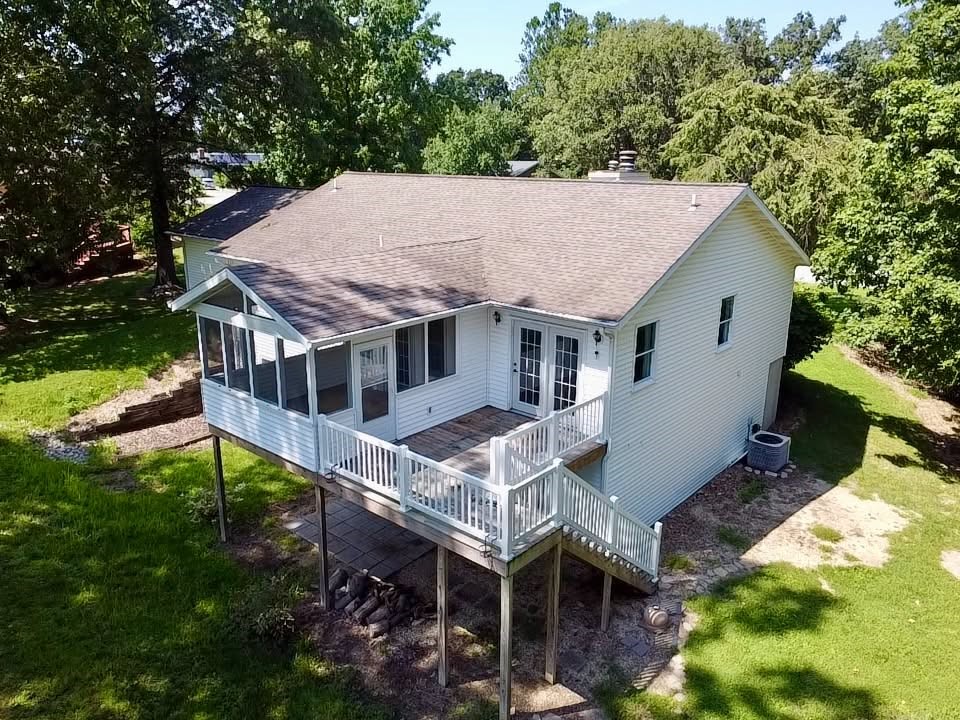 16106 Lynn Drive Property Photo 4