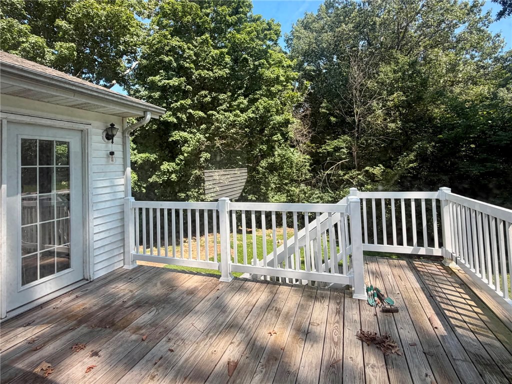 16106 Lynn Drive Property Photo 5
