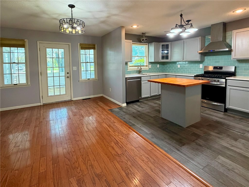 16106 Lynn Drive Property Photo 10