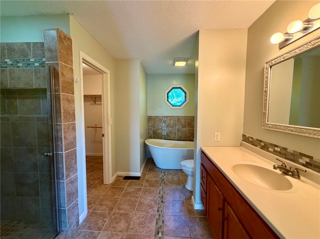 16106 Lynn Drive Property Photo 15