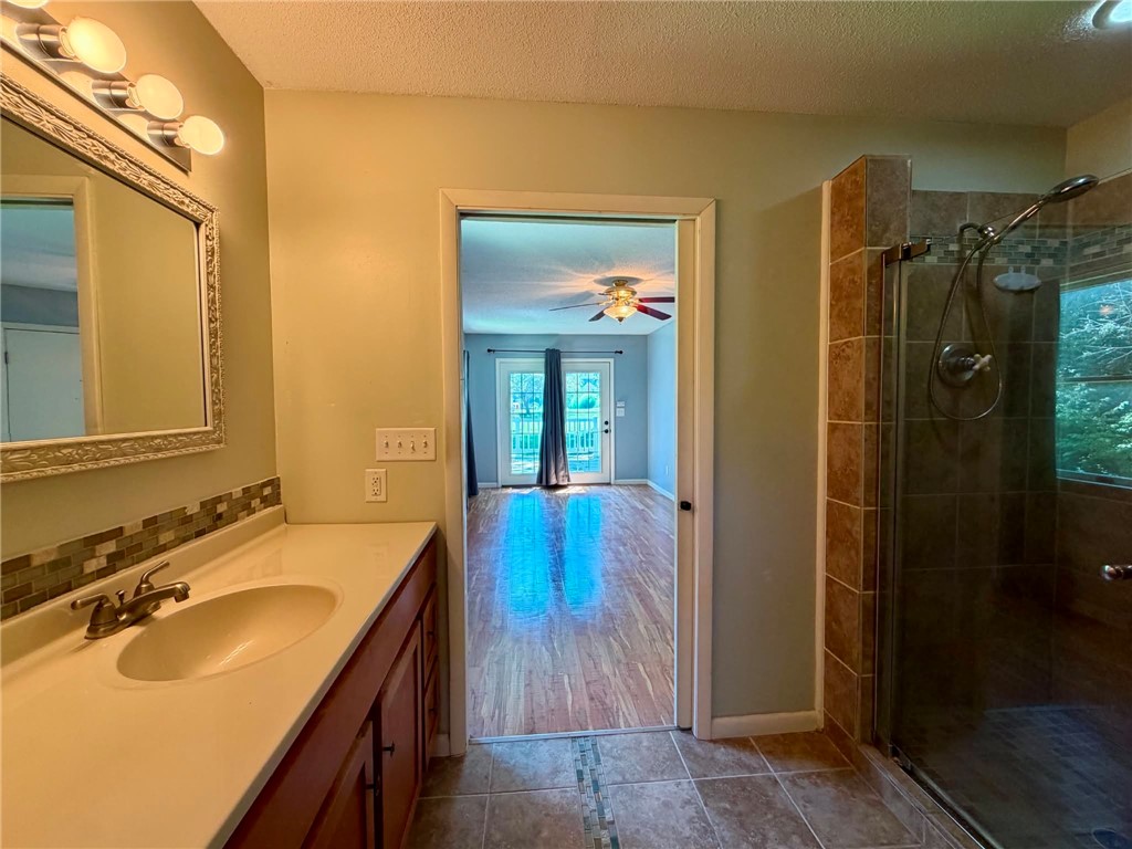 16106 Lynn Drive Property Photo 16