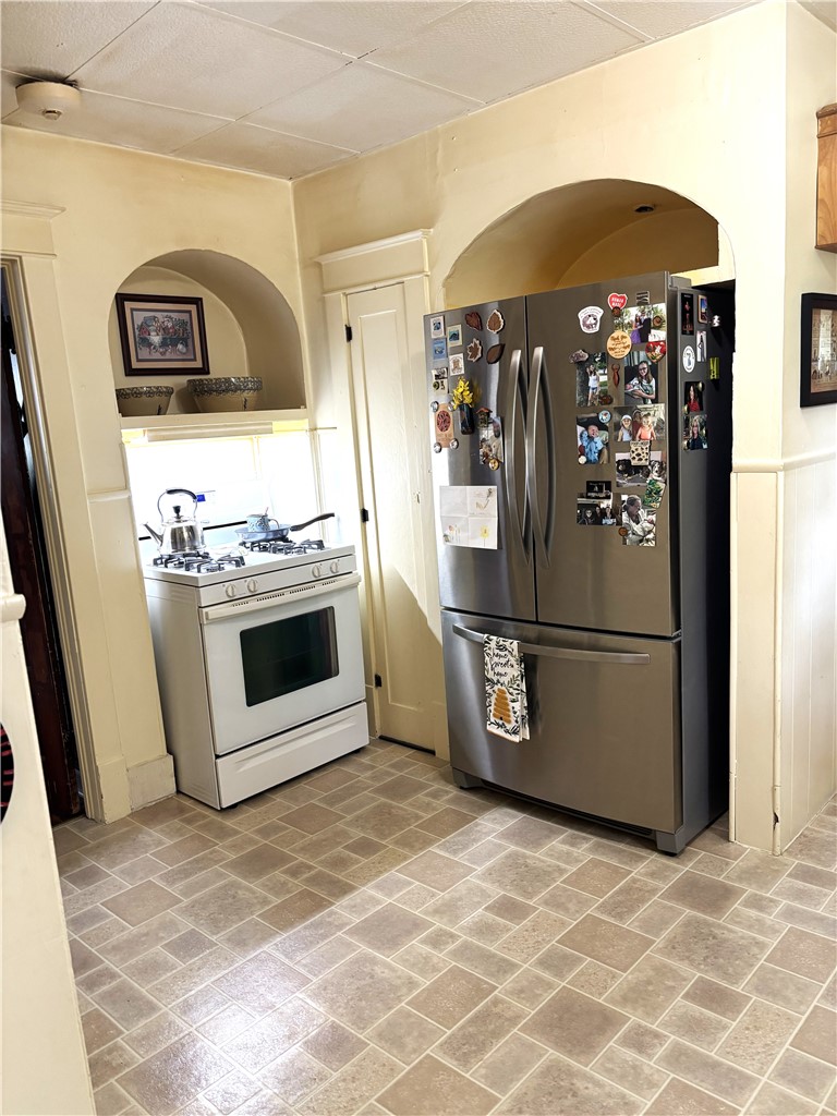 719 Kitchell Street Property Photo 8