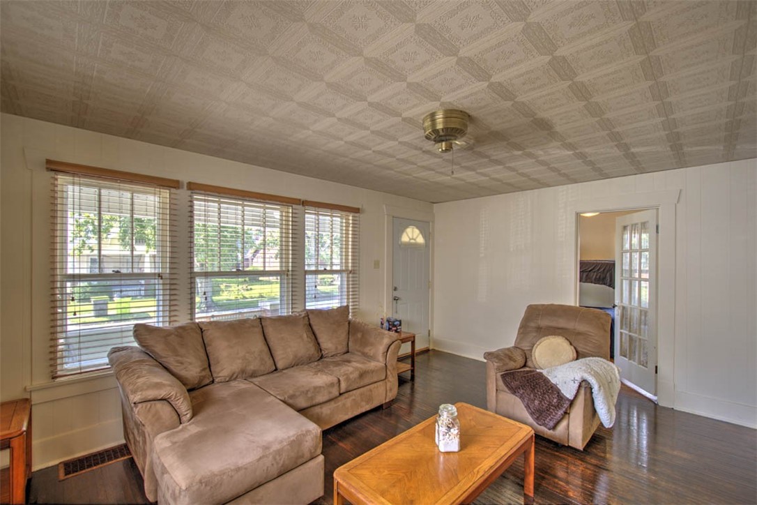 770 W Center Street Property Photo 7