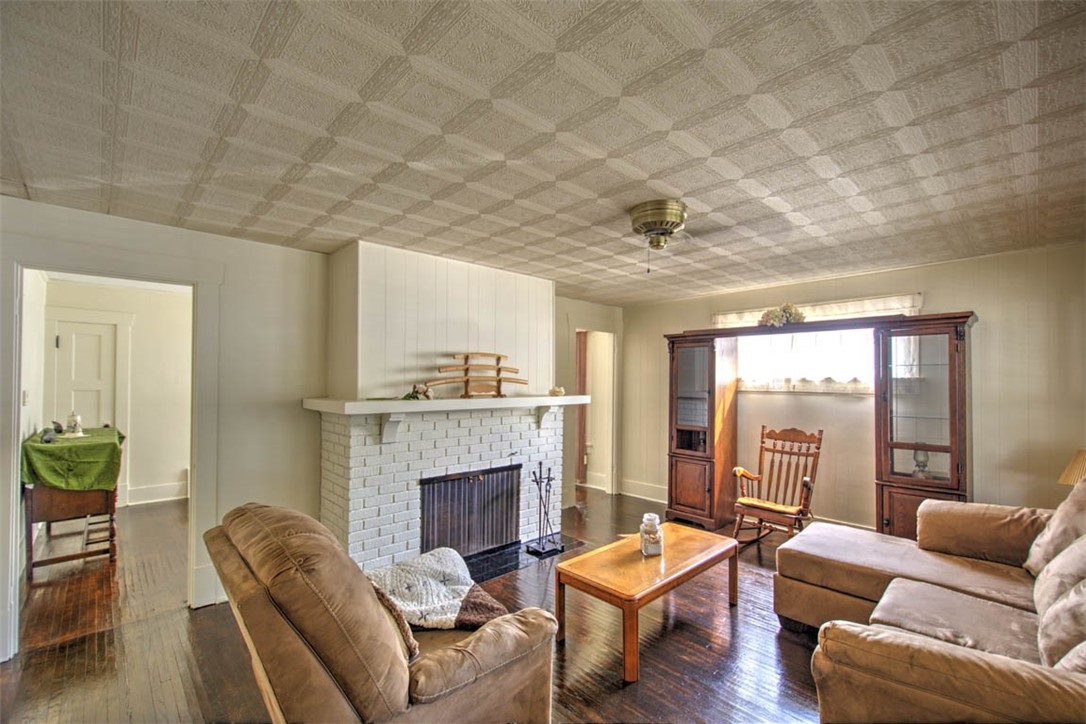 770 W Center Street Property Photo 8