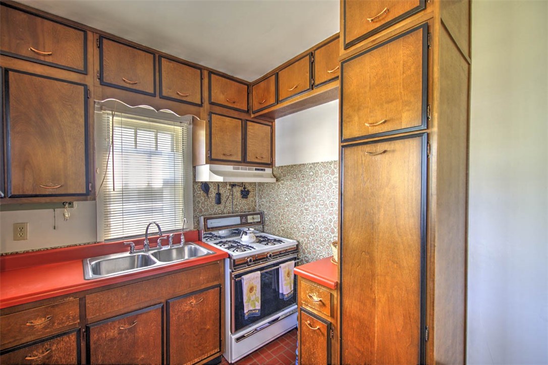 770 W Center Street Property Photo 10