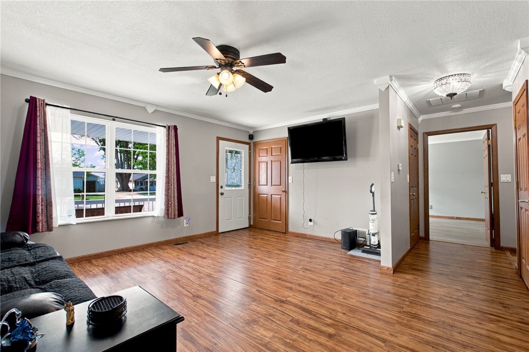 806 S Rosewood Street Property Photo 8
