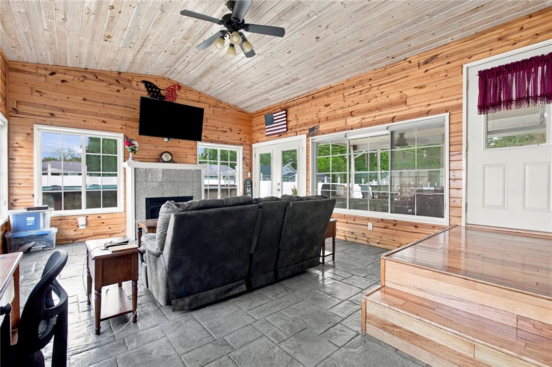 806 S Rosewood Street Property Photo 18