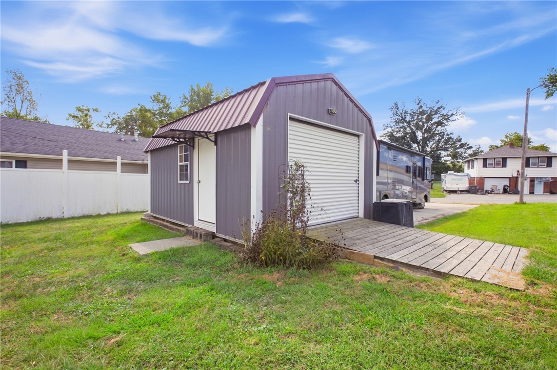806 S Rosewood Street Property Photo 32
