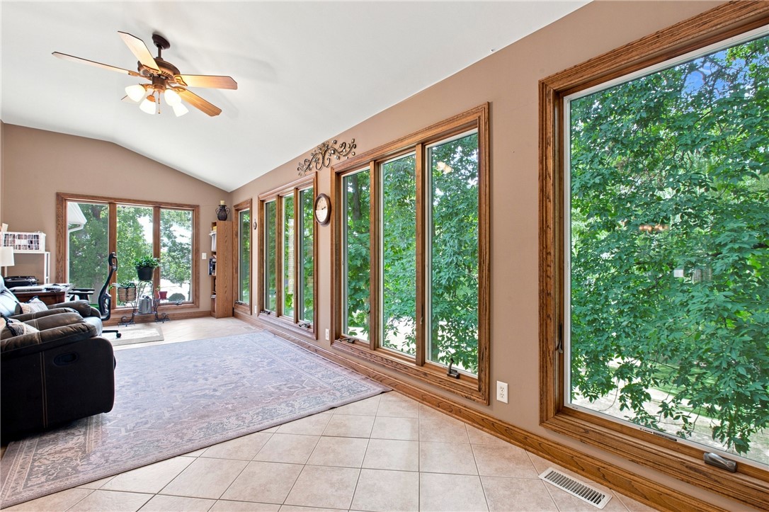 521 Warren Avenue Property Photo 16