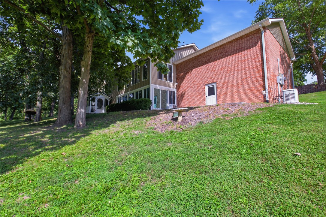 521 Warren Avenue Property Photo 38