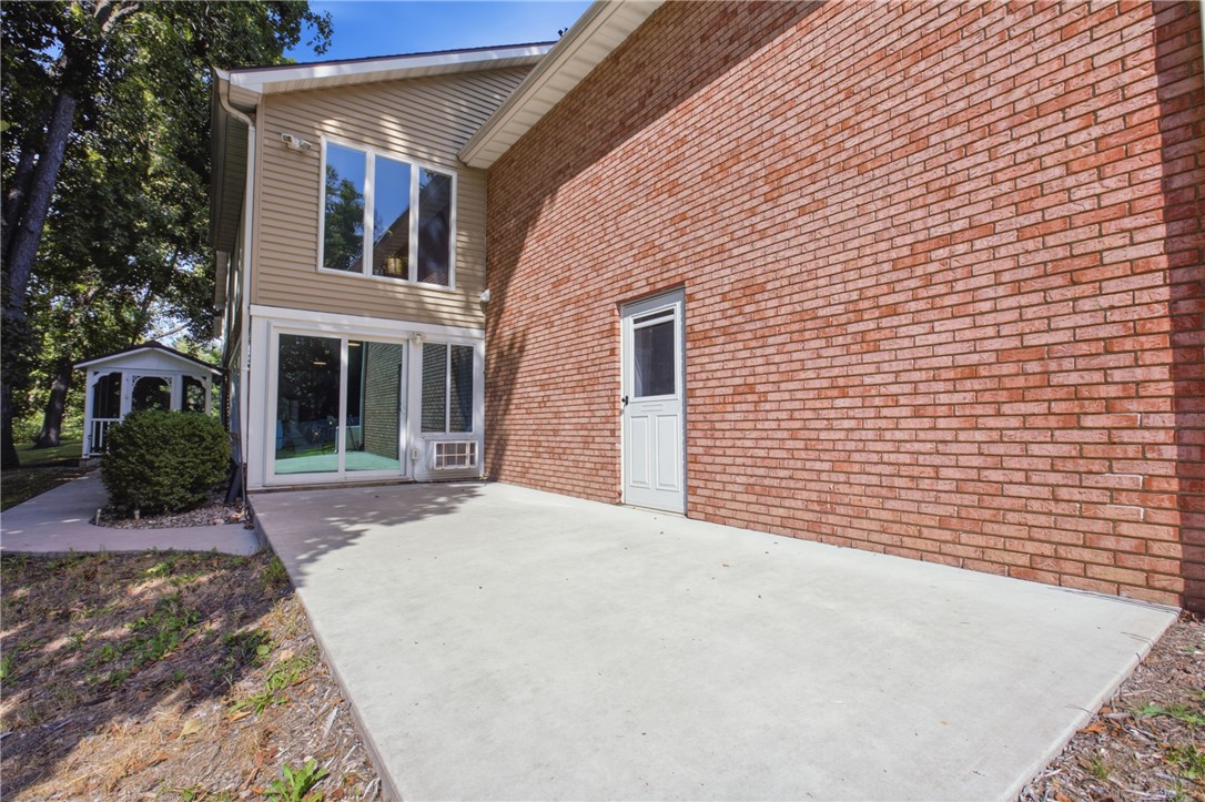 521 Warren Avenue Property Photo 39