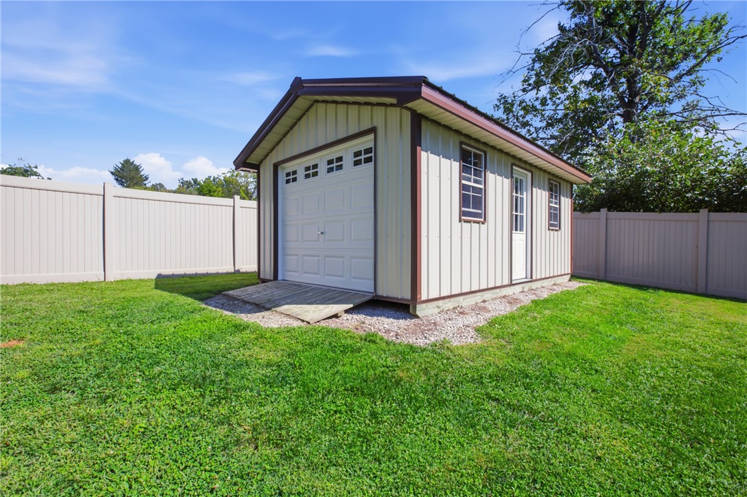 521 Warren Avenue Property Photo 45