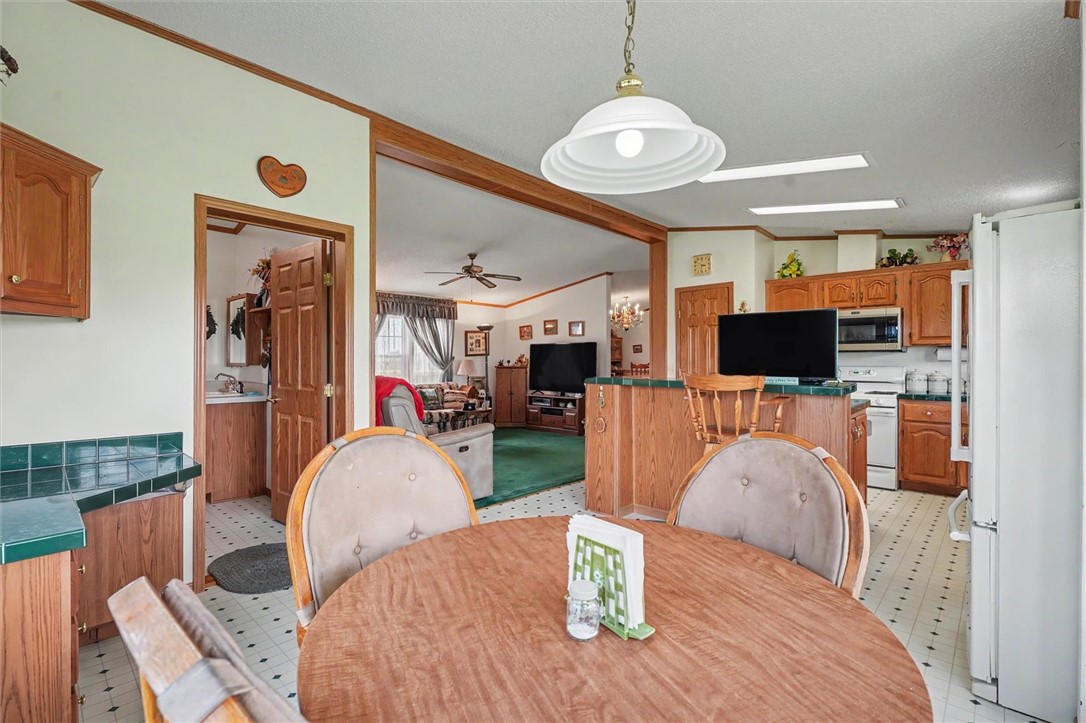 2225 E 1700th Road Property Photo 18