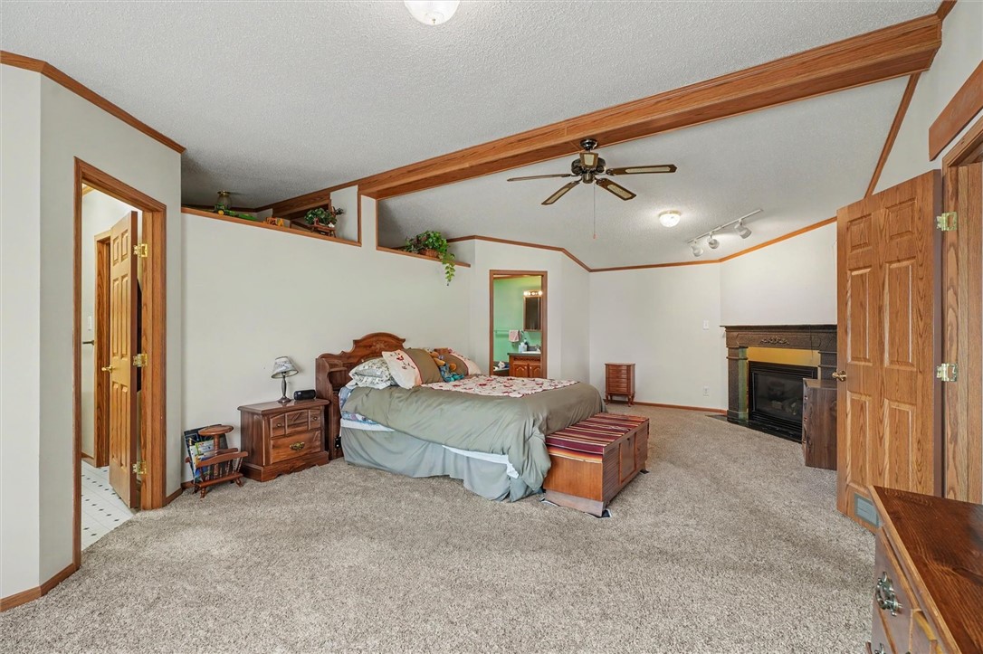 2225 E 1700th Road Property Photo 30