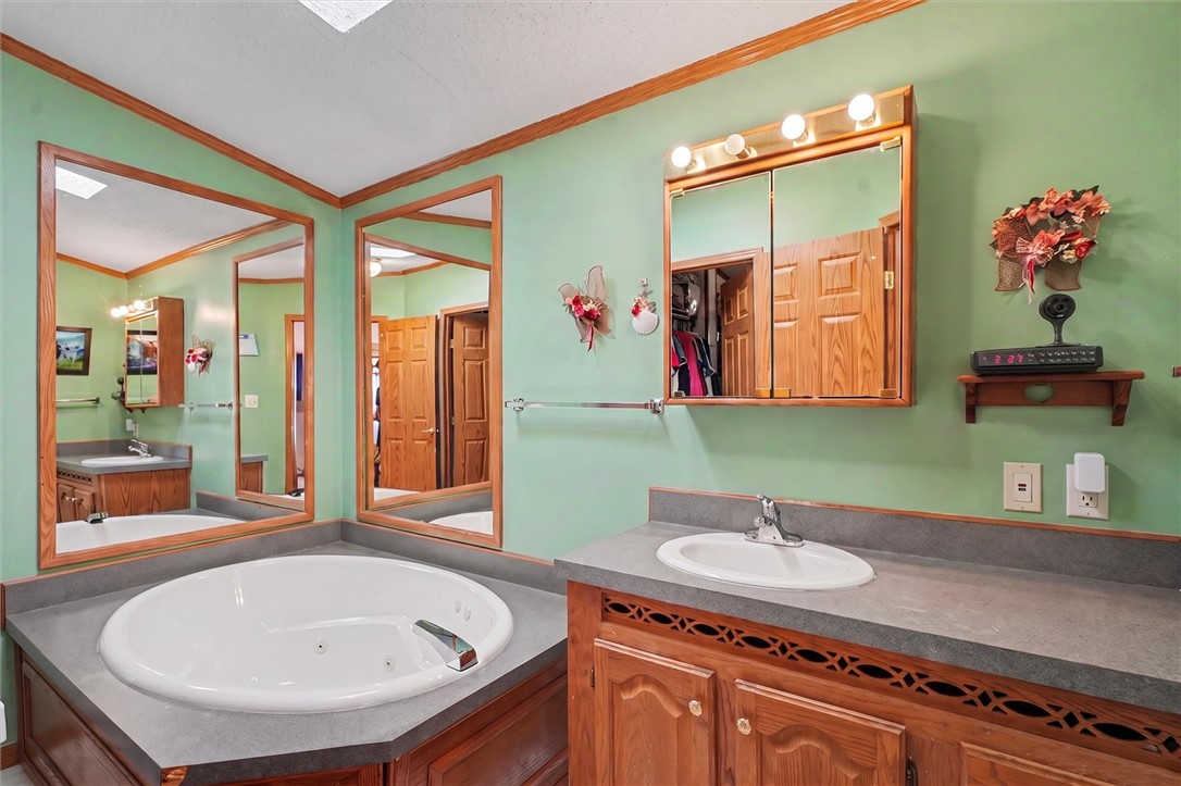 2225 E 1700th Road Property Photo 34