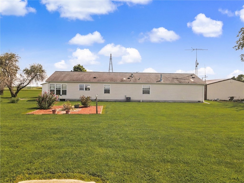2225 E 1700th Road Property Photo 43