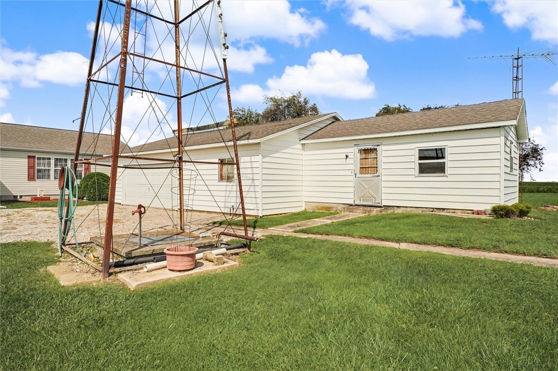 2225 E 1700th Road Property Photo 44