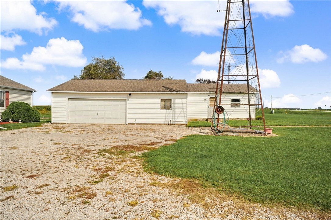 2225 E 1700th Road Property Photo 45