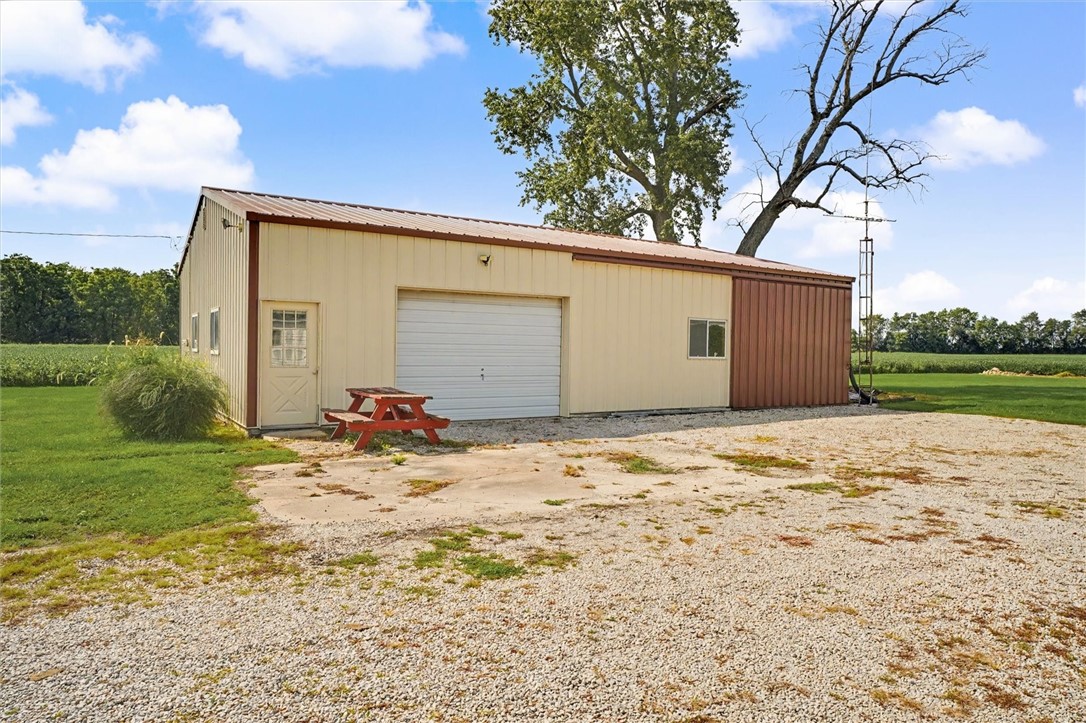 2225 E 1700th Road Property Photo 46