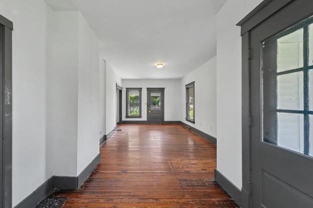 205 E Holloway Street Property Photo 5