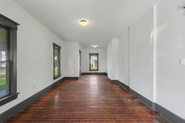 205 E Holloway Street Property Photo 9