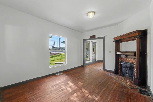 205 E Holloway Street Property Photo 11