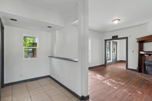 205 E Holloway Street Property Photo 12