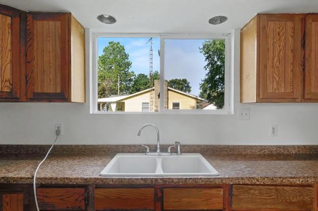 205 E Holloway Street Property Photo 15