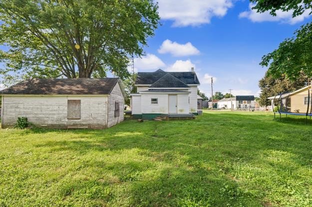 205 E Holloway Street Property Photo 32