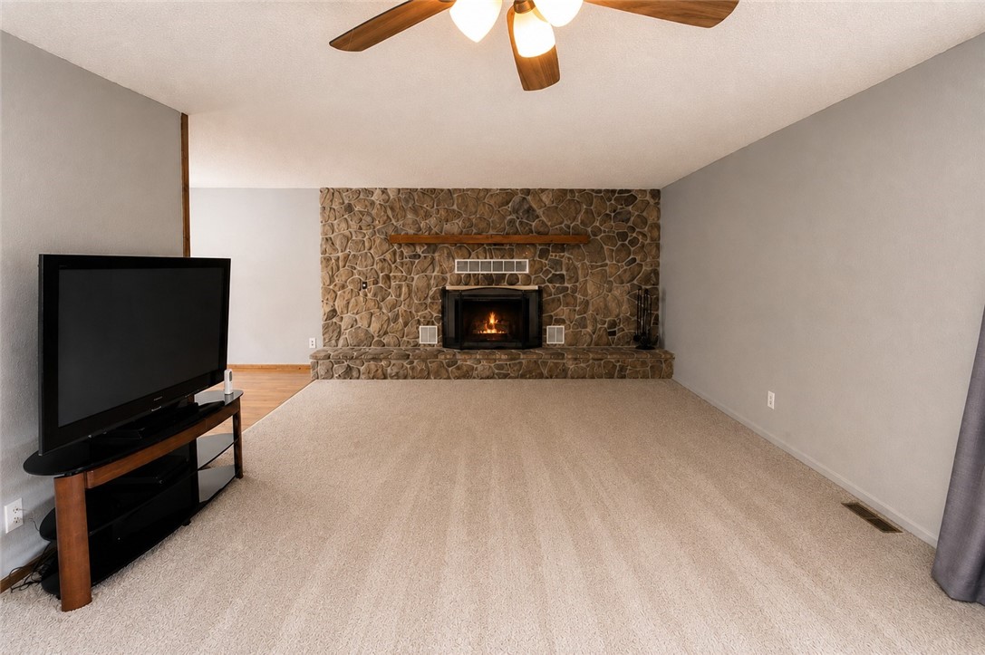 20576 1000th Street Property Photo 7