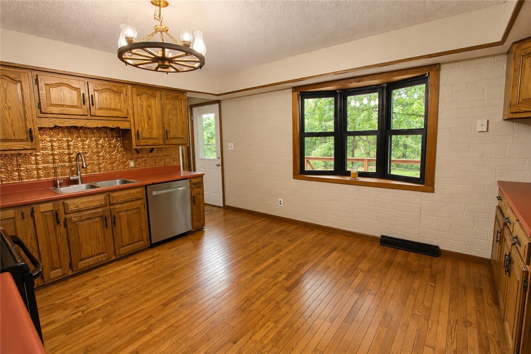20576 1000th Street Property Photo 11