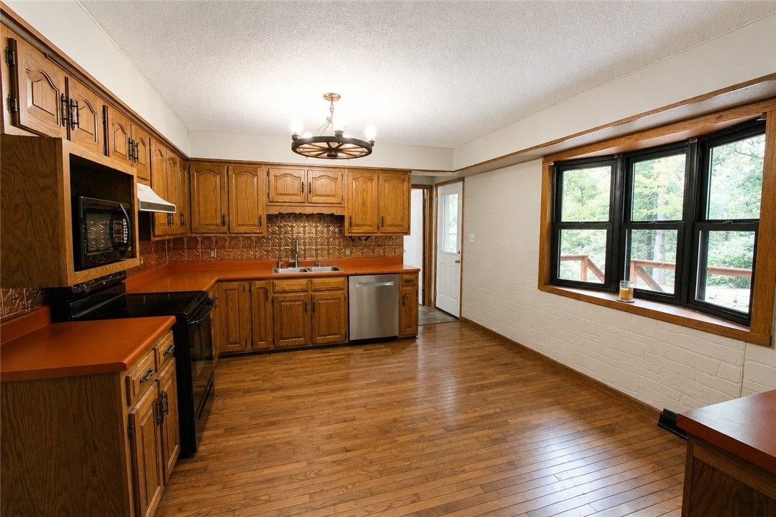 20576 1000th Street Property Photo 12