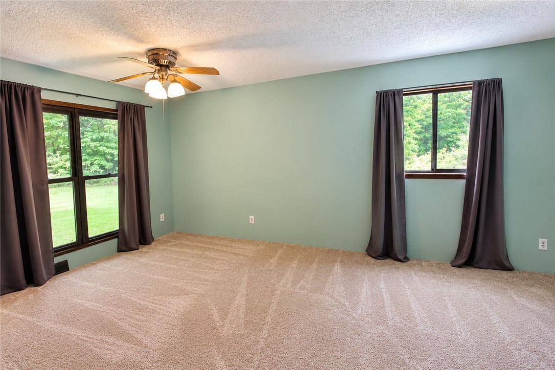 20576 1000th Street Property Photo 14