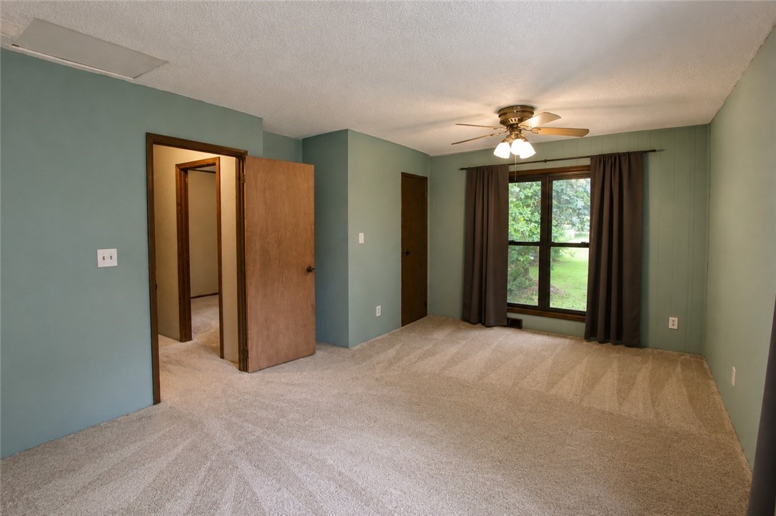 20576 1000th Street Property Photo 15
