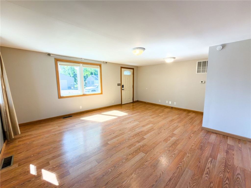 908 Pine Street Property Photo 3