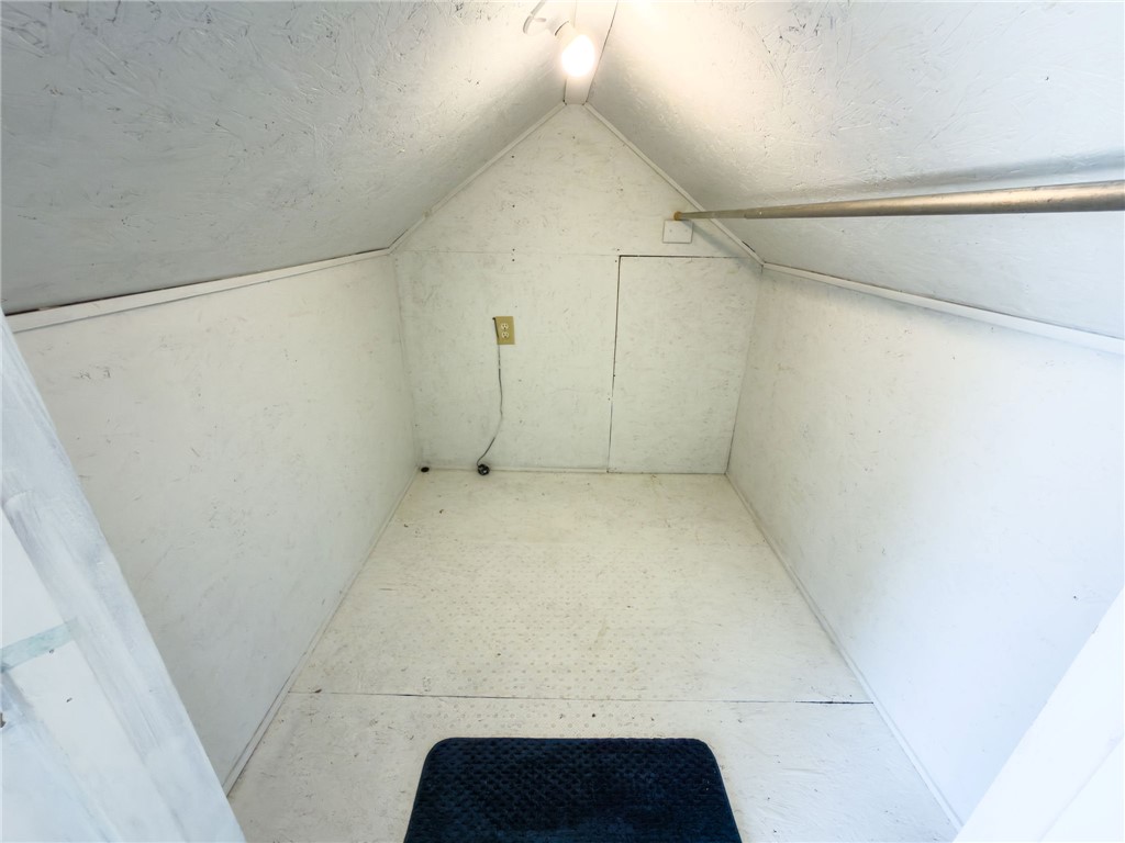 908 Pine Street Property Photo 18