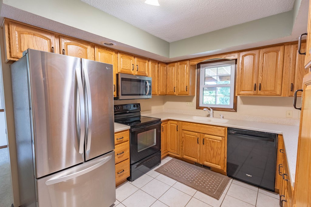 3634 Tuttle Street Property Photo 3