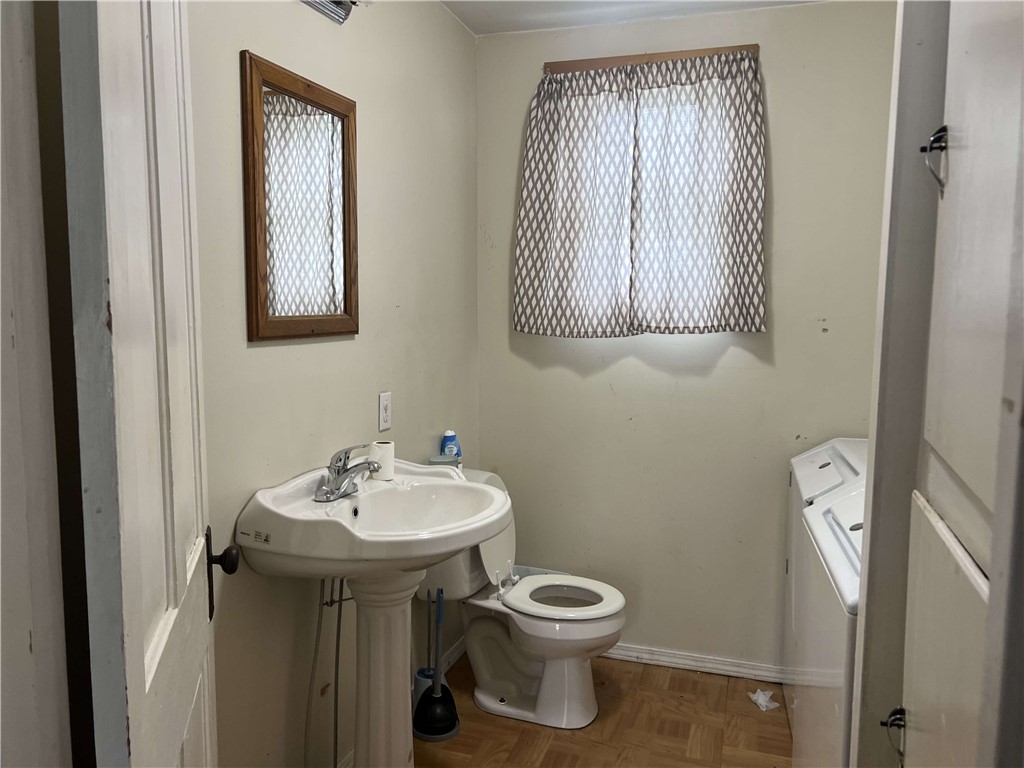 113 W Washington Street Property Photo 3