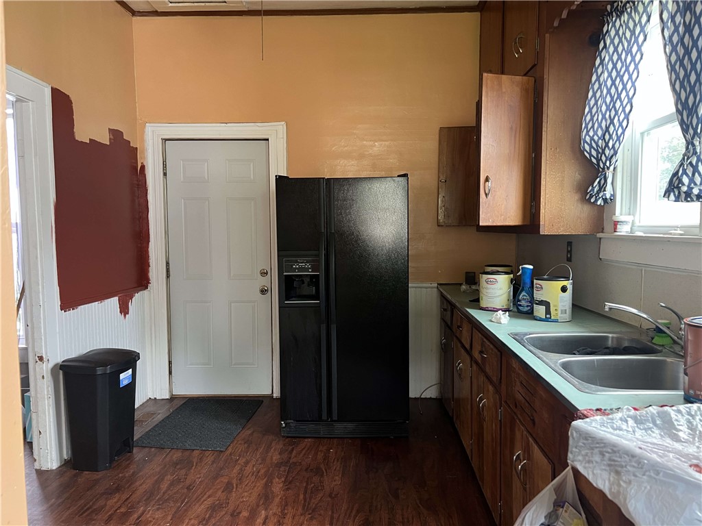113 W Washington Street Property Photo 4