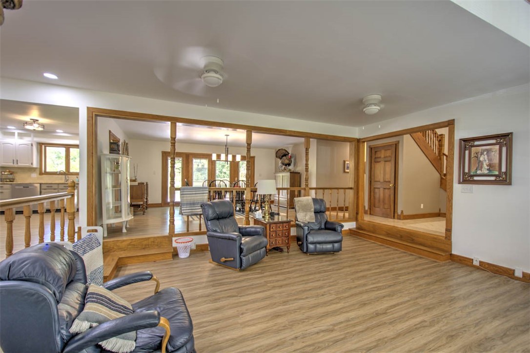 5027 N Oakley Road Property Photo 6