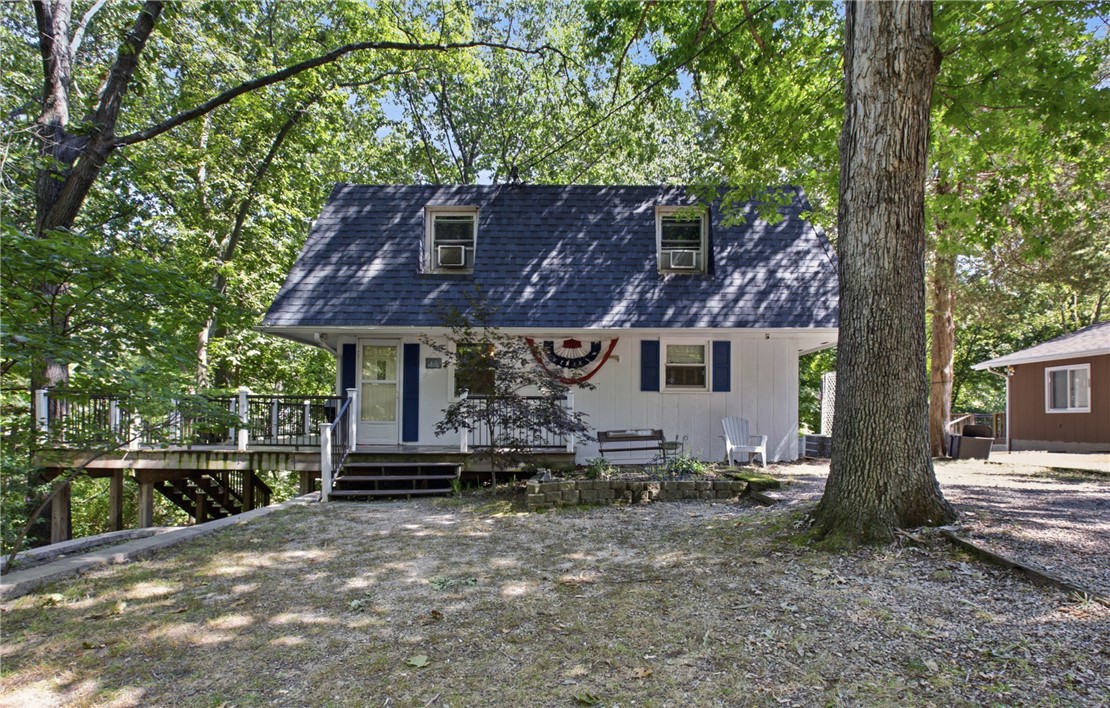 14806 N South Shore Drive Property Photo 1