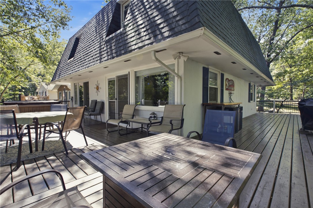 14806 N South Shore Drive Property Photo 6